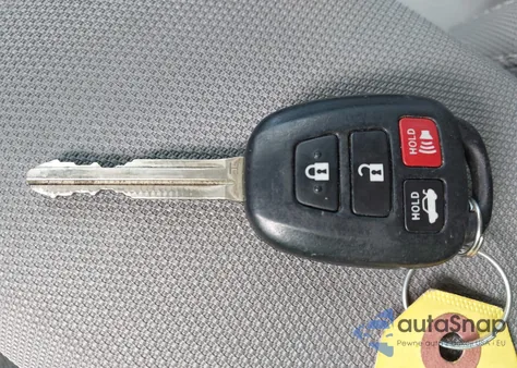 2016 Toyota Corolla Le z USA, uszkodzony, nr VIN 2T1BURHE7GC741845